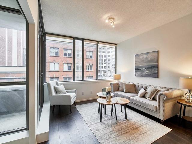 510 - 8 Charlotte St, Condo with 1 bedrooms, 1 bathrooms and 1 parking in Toronto ON | Image 4