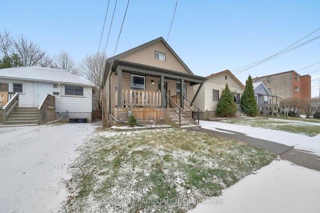 47 East 33rd St, House detached with 3 bedrooms, 1 bathrooms and 1 parking in Hamilton ON | Image 21