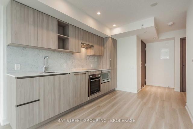 1905 - 17 Bathurst St, Condo with 1 bedrooms, 1 bathrooms and 0 parking in Toronto ON | Image 12