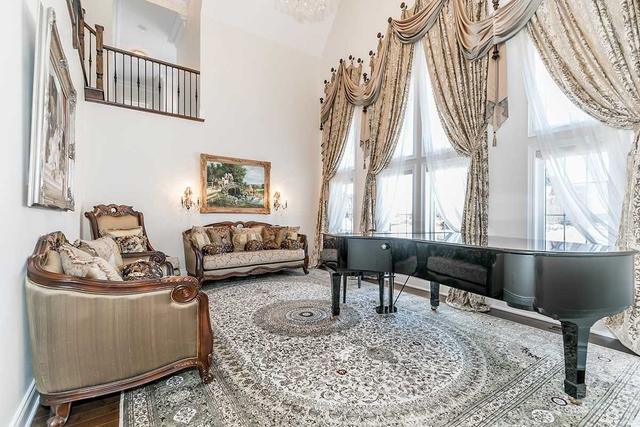 115 Stallions Crt, House detached with 6 bedrooms, 8 bathrooms and 13 parking in Vaughan ON | Image 3