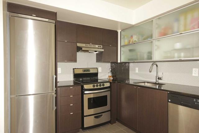 303 - 170 Fort York Blvd, Condo with 1 bedrooms, 1 bathrooms and 0 parking in Toronto ON | Image 2