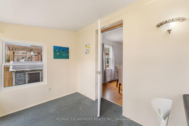 52 East 36th St, House detached with 3 bedrooms, 2 bathrooms and 2 parking in Hamilton ON | Image 8