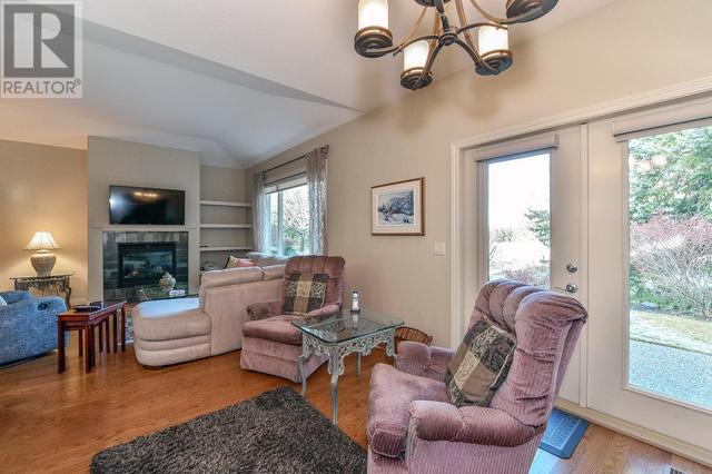 4528 Gallaghers Edgewood Drive, House detached with 2 bedrooms, 2 bathrooms and 2 parking in Kelowna BC | Image 12