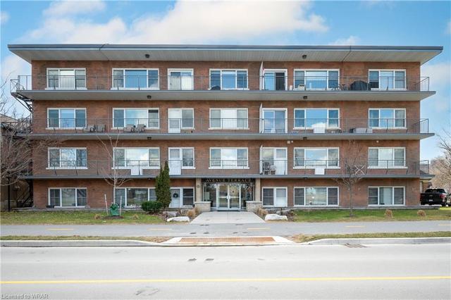 202 - 43 Margaret Avenue, House attached with 2 bedrooms, 1 bathrooms and 1 parking in Kitchener ON | Image 2