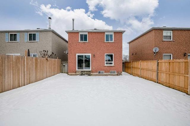 29 Delaney Cres, House detached with 3 bedrooms, 3 bathrooms and 3 parking in Barrie ON | Image 12