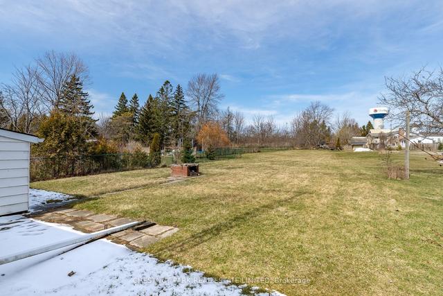 162 Wellington Main St, House detached with 2 bedrooms, 1 bathrooms and 5 parking in Prince Edward County ON | Image 17