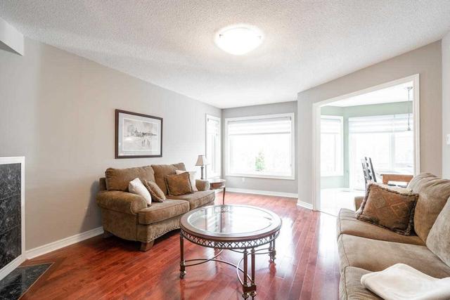6363 Alderwood Tr, House detached with 4 bedrooms, 4 bathrooms and 5 parking in Mississauga ON | Image 3