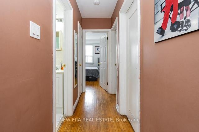 388a Whitmore Ave, House detached with 4 bedrooms, 2 bathrooms and 3 parking in Toronto ON | Image 3