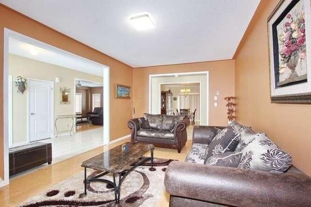 80 Haviland Circ, House detached with 5 bedrooms, 4 bathrooms and 6 parking in Brampton ON | Image 4