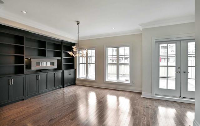 2353 Ontario St, Condo with 4 bedrooms, 4 bathrooms and 4 parking in Oakville ON | Image 3