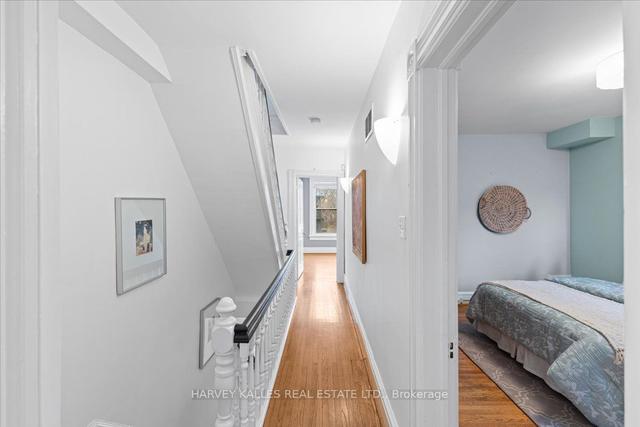 114 Wells St, House semidetached with 4 bedrooms, 2 bathrooms and 1 parking in Toronto ON | Image 8