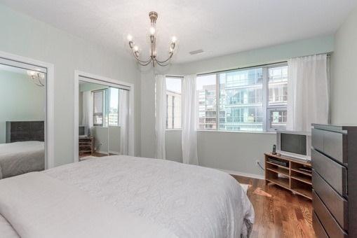 1001 - 393 King St W, Condo with 2 bedrooms, 1 bathrooms and 1 parking in Toronto ON | Image 12
