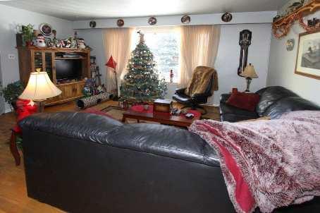 228 Trent St, House detached with 3 bedrooms, 2 bathrooms and 4 parking in Oshawa ON | Image 3