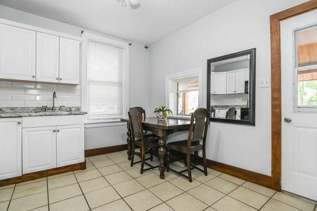94 Foster Ave, House detached with 3 bedrooms, 2 bathrooms and 5 parking in Guelph ON | Image 4