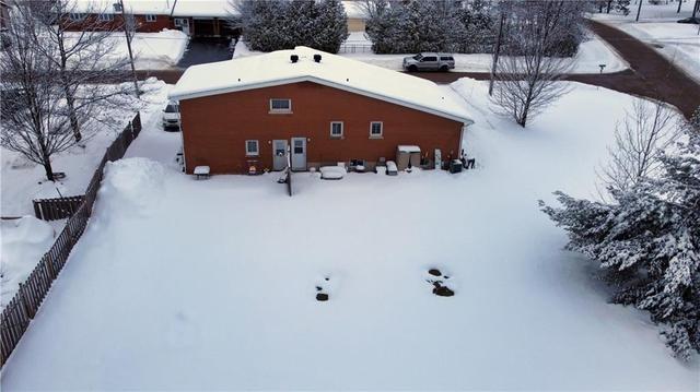 22 Hoffman Street, Home with 7 bedrooms, 3 bathrooms and 4 parking in Petawawa ON | Image 6