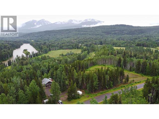 21674 Kitseguecla Loop Road, House detached with 4 bedrooms, 2 bathrooms and null parking in Bulkley Nechako A BC | Image 24