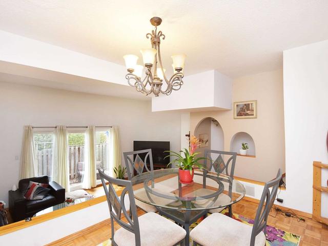 95 - 400 Bloor St E, Townhouse with 4 bedrooms, 2 bathrooms and 2 parking in Mississauga ON | Image 6