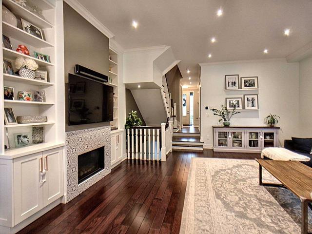 38 Cayuga Ave, House semidetached with 4 bedrooms, 4 bathrooms and 3 parking in Mississauga ON | Image 3