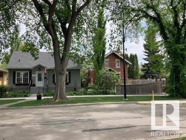 10503 129 Street, House detached with 4 bedrooms, 1 bathrooms and 3 parking in Edmonton AB | Image 1