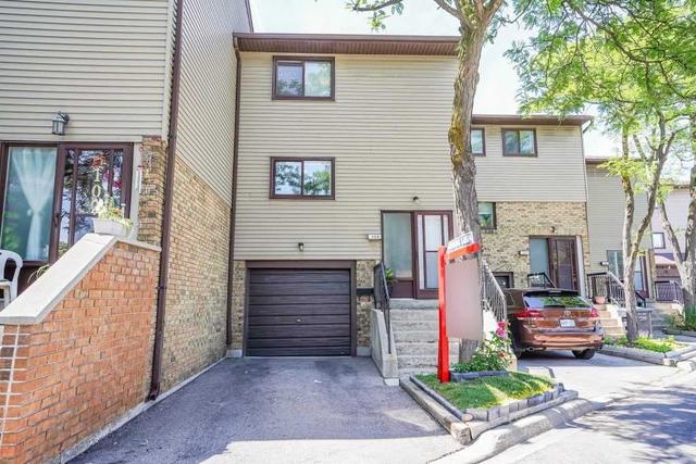 103 Carleton Pl, Townhouse with 3 bedrooms, 2 bathrooms and 2 parking in Brampton ON | Image 1
