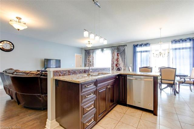 575 Bennett Crescent, House detached with 5 bedrooms, 3 bathrooms and 6 parking in Strathroy Caradoc ON | Image 18