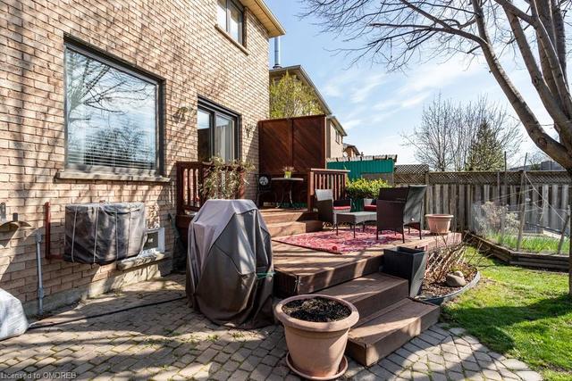 622 Pilcom Court, House detached with 4 bedrooms, 2 bathrooms and 5 parking in Mississauga ON | Image 35