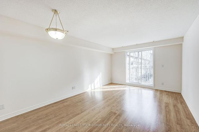 17 - 45 Cedarcroft Blvd, Townhouse with 3 bedrooms, 2 bathrooms and 1 parking in Toronto ON | Image 2
