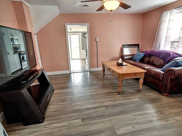 396 Gill St, House detached with 2 bedrooms, 1 bathrooms and 4 parking in Orillia ON | Image 10