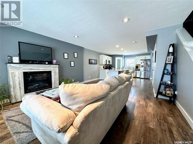 1309 D Avenue N, House detached with 4 bedrooms, 4 bathrooms and null parking in Saskatoon SK | Image 4