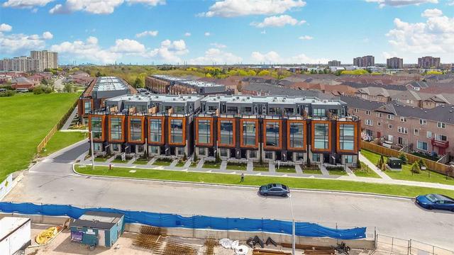 unit 4 - 200 Malta Ave, Townhouse with 3 bedrooms, 3 bathrooms and 2 parking in Brampton ON | Image 33