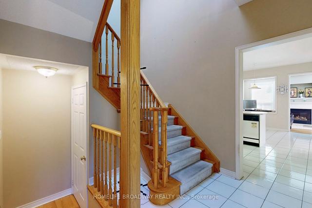 63 Scoville Sq, House detached with 4 bedrooms, 5 bathrooms and 6 parking in Toronto ON | Image 22