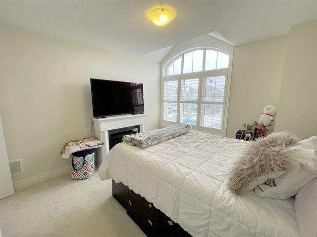 165 Wagner Cres, House attached with 4 bedrooms, 3 bathrooms and 5 parking in Essa ON | Image 27