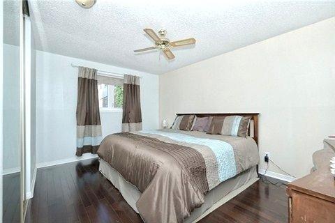902 Mahina St, House detached with 3 bedrooms, 2 bathrooms and 4 parking in Oshawa ON | Image 5