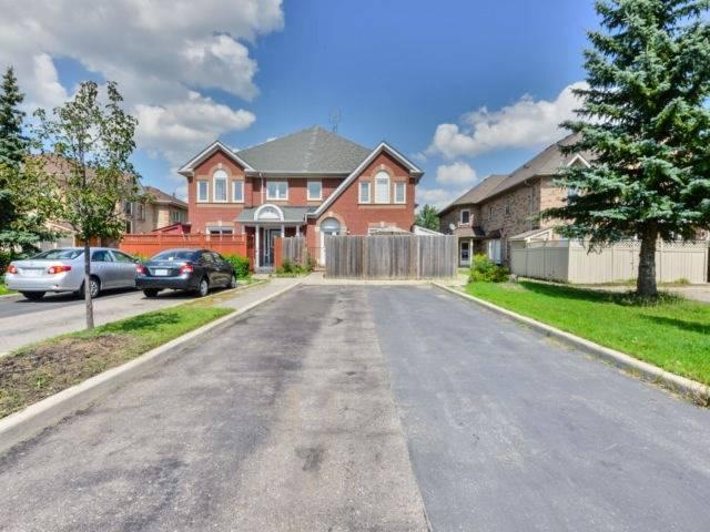 80 Pressed Brick Dr, House attached with 3 bedrooms, 3 bathrooms and 3 parking in Brampton ON | Image 20