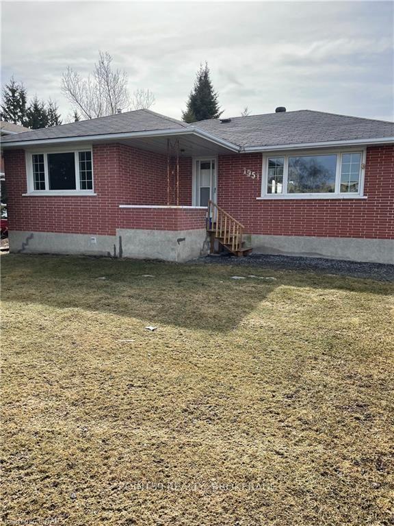 1951 Main St, House detached with 3 bedrooms, 1 bathrooms and 5 parking in Greater Sudbury ON | Image 1