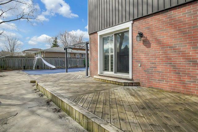 1224 Michael Cres, House detached with 3 bedrooms, 2 bathrooms and 5 parking in Cambridge ON | Image 24