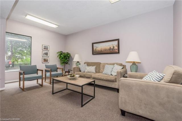 208 - 260 Sheldon Avenue N, House attached with 2 bedrooms, 1 bathrooms and 2 parking in Kitchener ON | Image 11