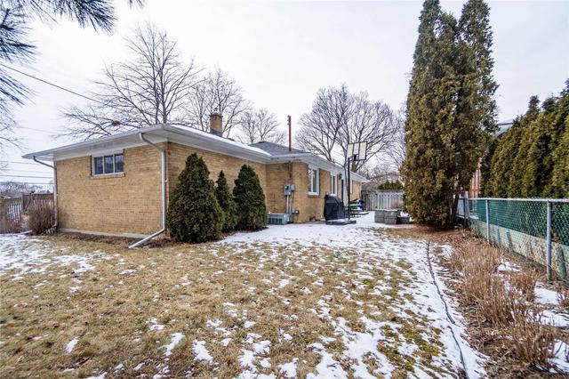 101 Lloyd Manor Rd, House detached with 3 bedrooms, 3 bathrooms and 6 parking in Toronto ON | Image 30