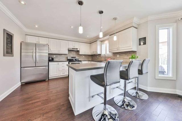 358 River Glen Blvd, House detached with 4 bedrooms, 4 bathrooms and 4 parking in Oakville ON | Image 2