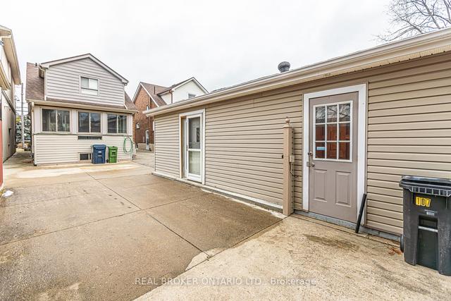 107 Foxwell St, House detached with 3 bedrooms, 2 bathrooms and 4 parking in Toronto ON | Image 17