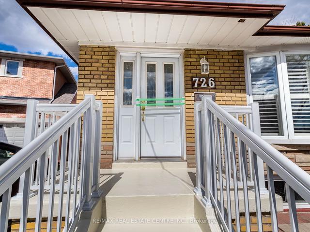 726 Brimorton Dr, House detached with 3 bedrooms, 3 bathrooms and 4 parking in Toronto ON | Image 34