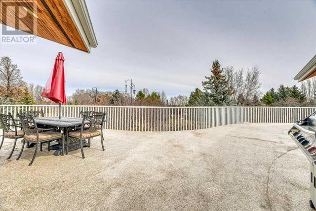 235006 Range Road 242, House detached with 3 bedrooms, 3 bathrooms and 10 parking in Wheatland County AB | Image 8