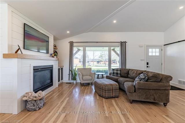 167 Mcleod St, House detached with 3 bedrooms, 2 bathrooms and 8 parking in North Middlesex ON | Image 8