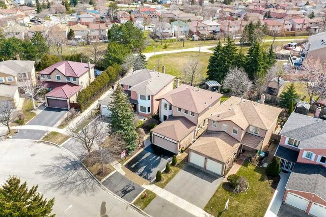 42 Newgreen Cres, House detached with 4 bedrooms, 4 bathrooms and 4 parking in Brampton ON | Image 12
