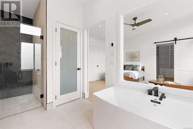 Primary Ensuite with heated floors | Image 21