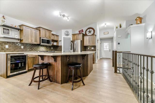1131 Westmount Drive, House detached with 3 bedrooms, 2 bathrooms and 4 parking in Wheatland County AB | Image 3