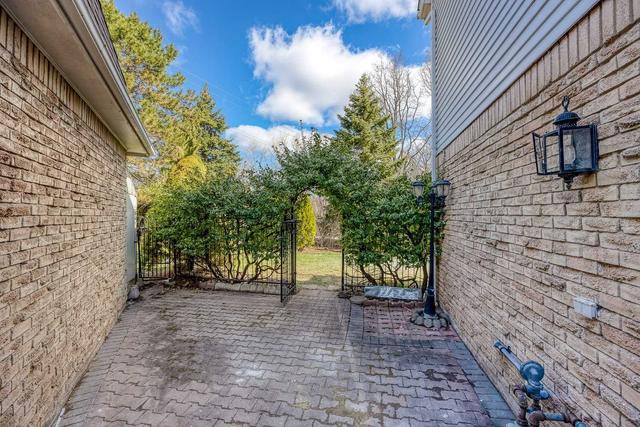 1176 Jamesway Blvd, House detached with 3 bedrooms, 3 bathrooms and 3 parking in Oakville ON | Image 28