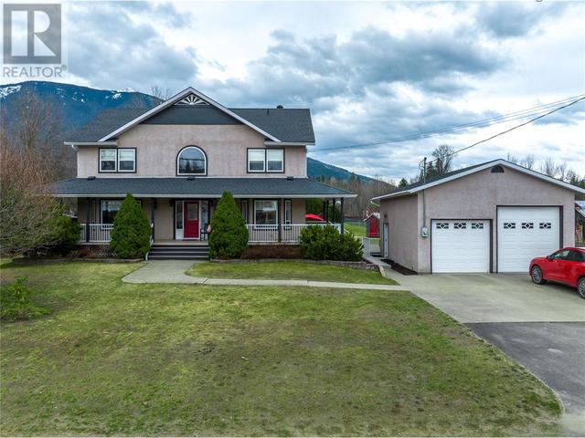 704 Moss Street, House detached with 5 bedrooms, 3 bathrooms and 6 parking in Revelstoke BC | Image 73