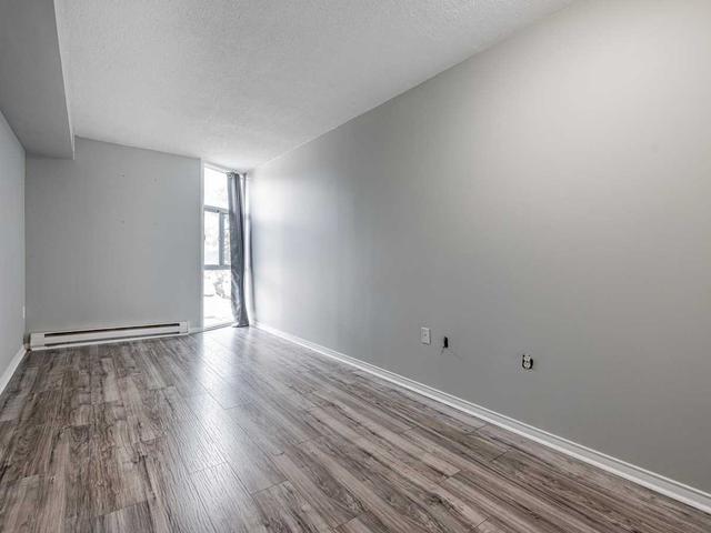 108 - 454 Centre St S, Condo with 3 bedrooms, 1 bathrooms and 1 parking in Oshawa ON | Image 10