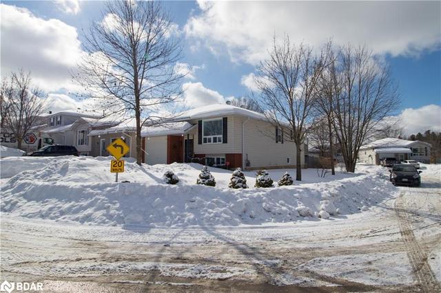 31 Rachael Road, House detached with 3 bedrooms, 2 bathrooms and 3 parking in Orillia ON | Image 2